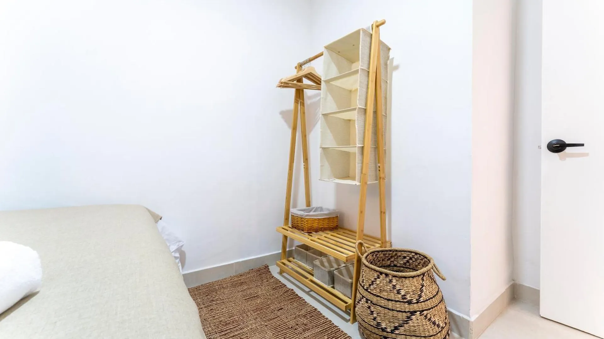 Cozy Apartment Located In Manila With Jacuzzi And Ac Medellín