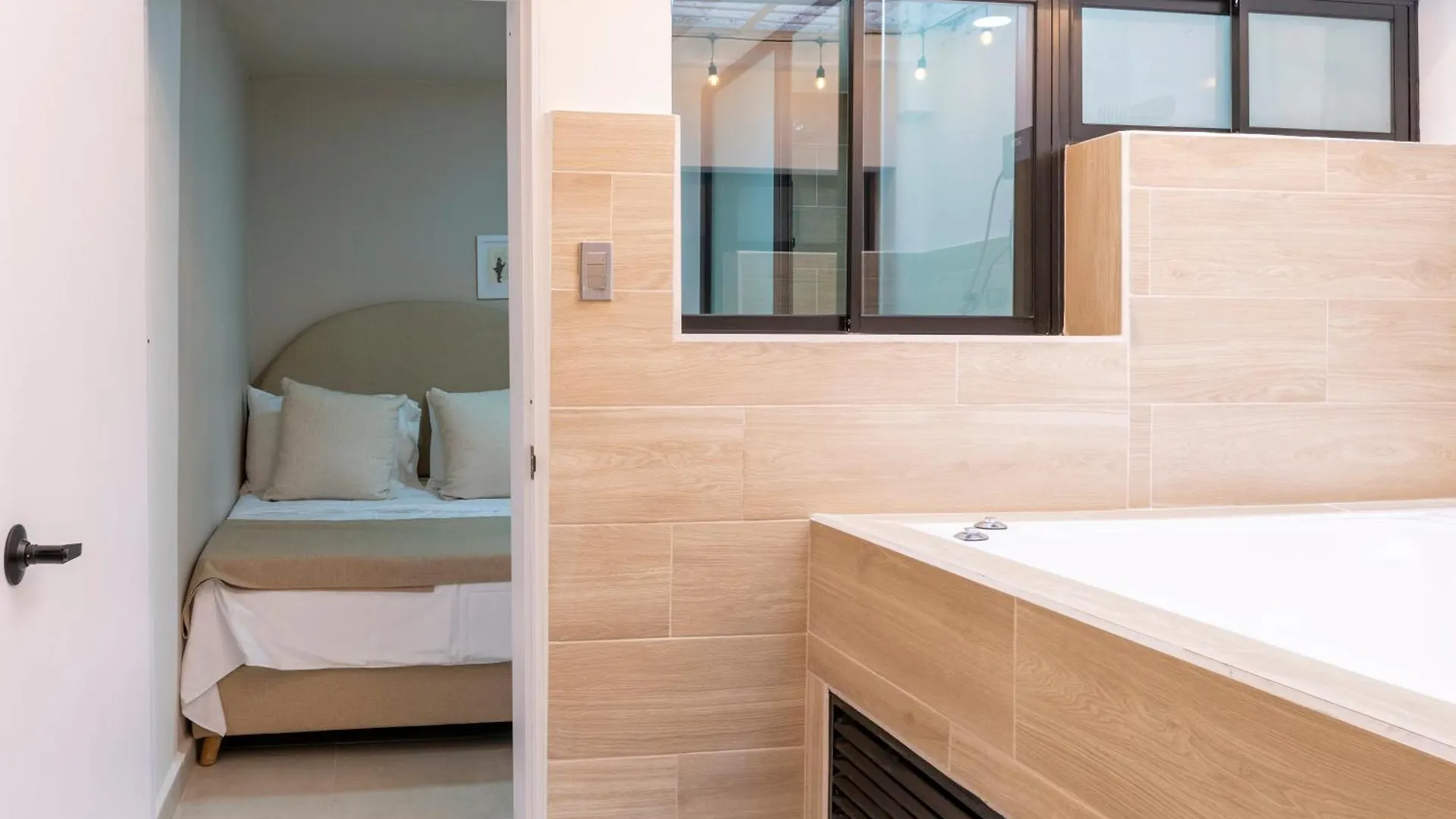 Cozy Apartment Located In Manila With Jacuzzi And Ac Medellín 0*,