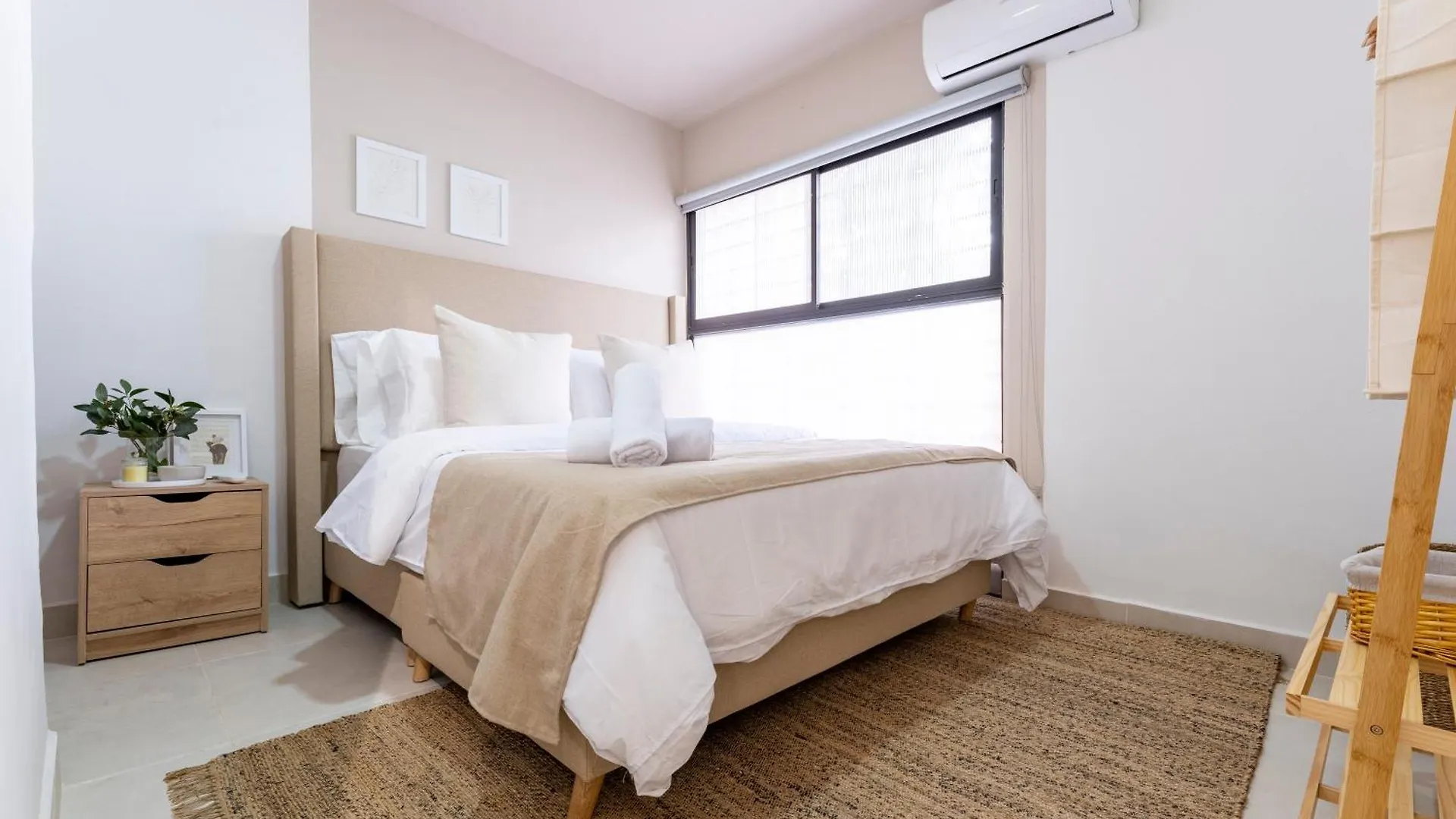 Cozy Apartment Located In Manila With Jacuzzi And Ac Medellín